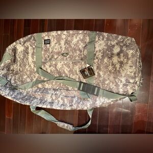 NWT Extreme Pak, Invisible Pattern Camouflage Backpack XL Large Size Camo Bag
